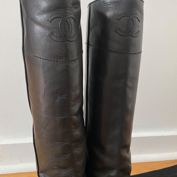 CHANEL Riding Interlocking CC Logo Riding Boots Size: 8 | IT 38 - Picture 8 of 12